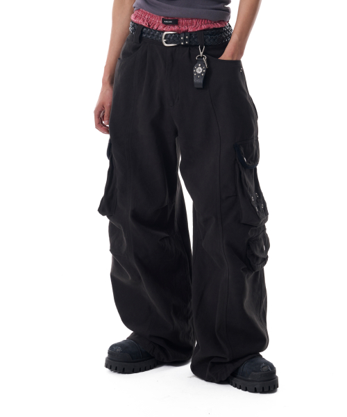 98 Knee Pin-Tuck Contrast Cargo Pants (Black)