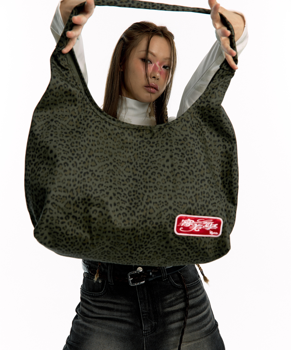 Kashiko Leopard Print Shoulder Bag Blue Greyショルダーバッグ MUSINSA | KASHIKO Leopard Print Shoulder Bag Khaki