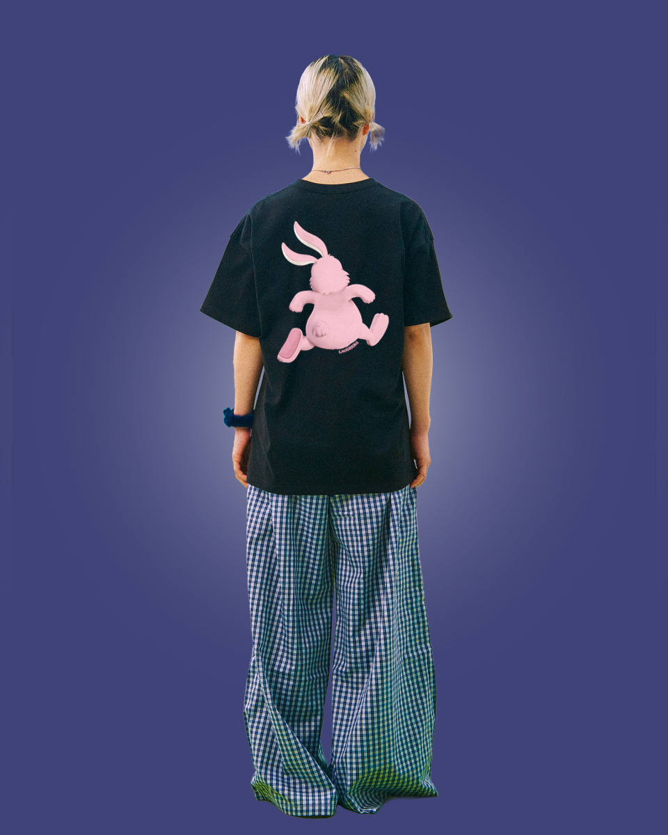 Tシャツ・カットソー LAUGHER Puck and Run Bunny Pink 3D T-Shirt Black TS69 MUSINSA | LAUGHER Puck and Run Bunny (Pink) 3D T-Shirt - Black