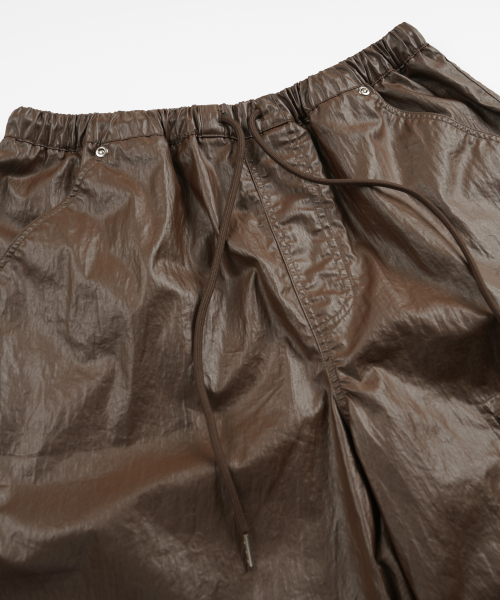 COATED CN SHORTS _ BROWN