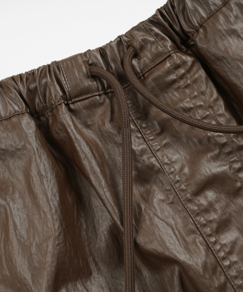 COATED CN SHORTS _ BROWN