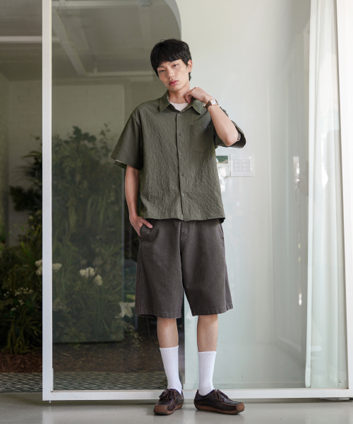 Минималистичная кроп-рубашка в клетку Khaki KJSS2641