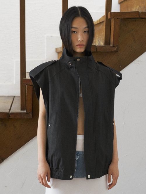 HIGH NECKED OVERSIZED VEST BLACK