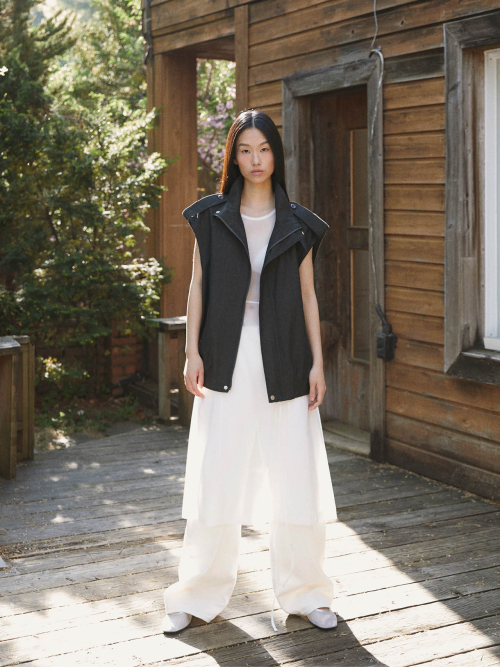 HIGH NECKED OVERSIZED VEST BLACK