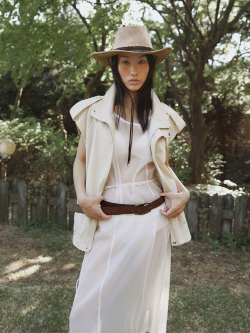 HIGH NECKED OVERSIZED VEST CREAM