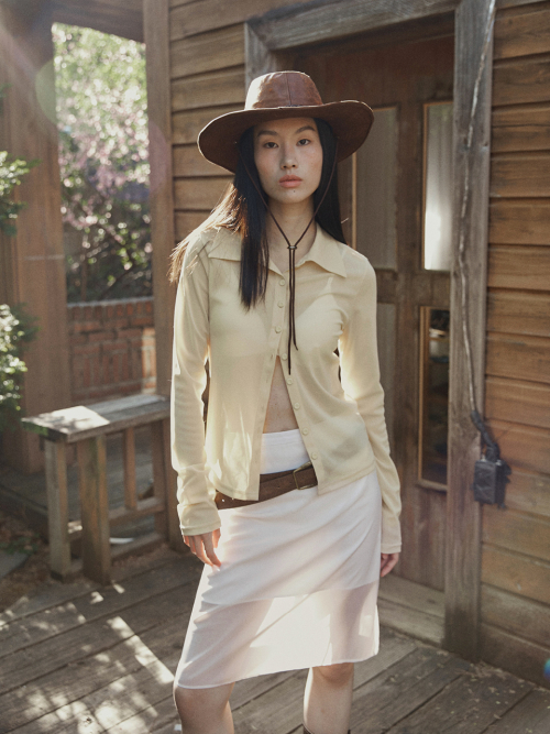 MESH COLLAR BUTTON TOP BUTTER