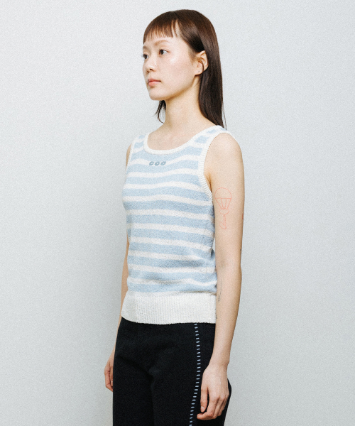 SQUARE STRIPE SLEEVELESS KNIT sky blue