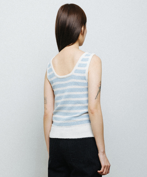 SQUARE STRIPE SLEEVELESS KNIT sky blue