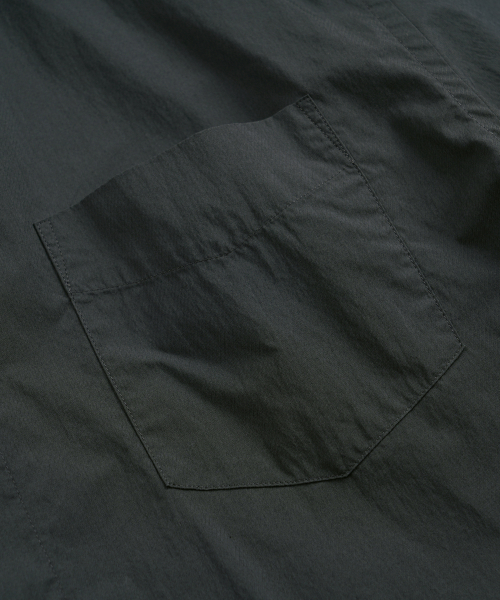 FEATHER CN RELAXED HALF SHIRT _ CHARCOAL