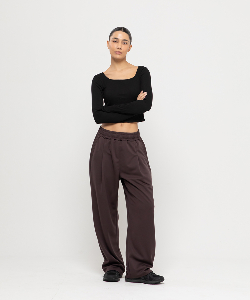 Cooling Point Logo One Tuck Banding Wide Sweat Pants [Brown]