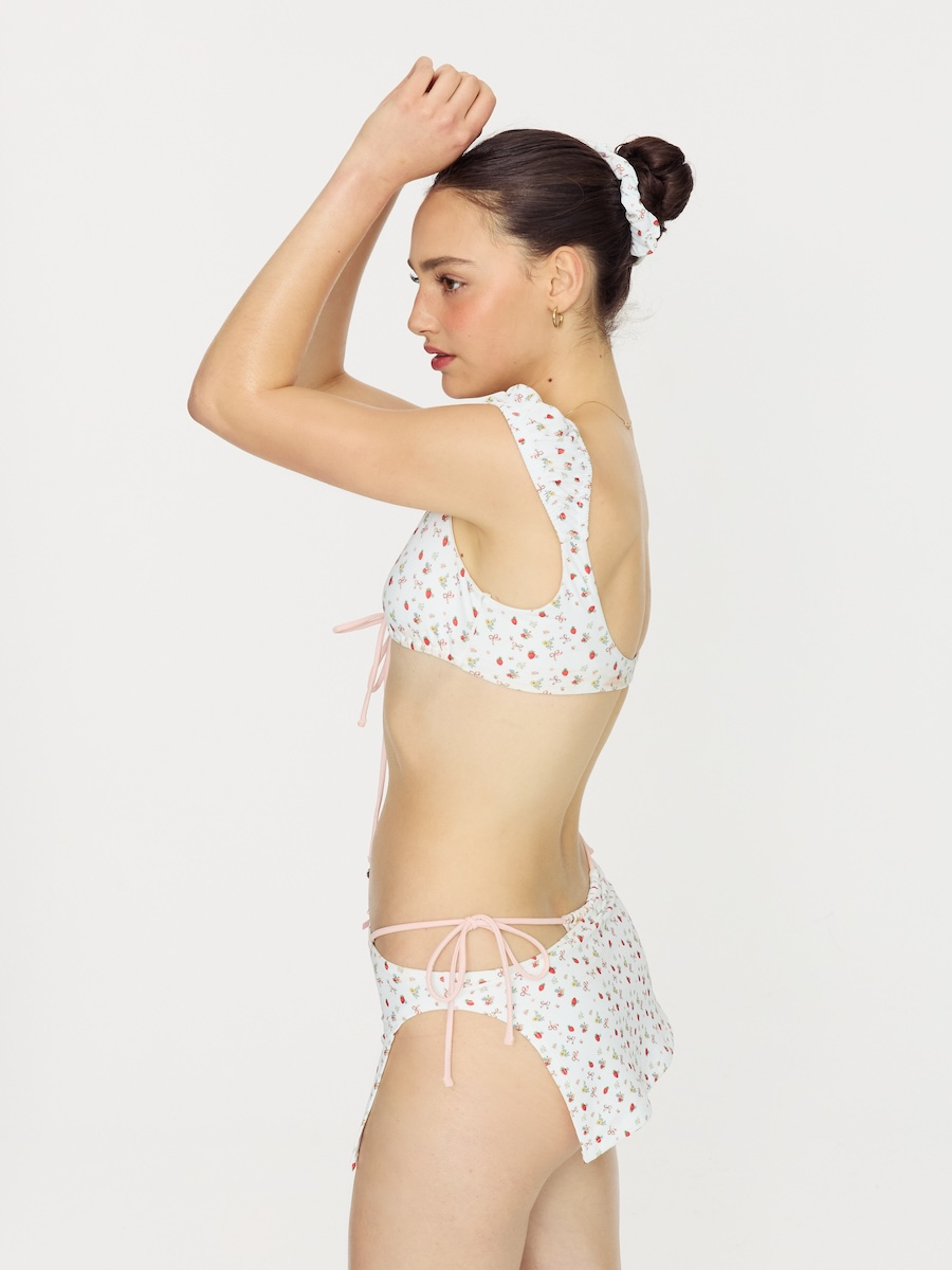[GLOWNY] STRING BIKINI BOTTOM ★大人気★ MUSINSA公式 | GLOWNY STRING BIKINI BOTTOM (2 Colors)