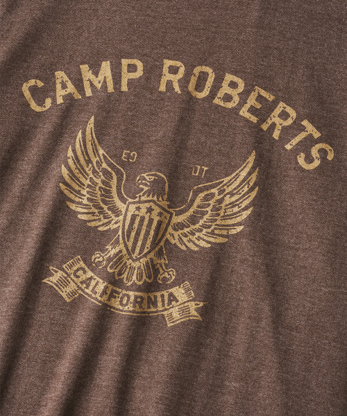Футболка Camp Roberts с графикой Brown
