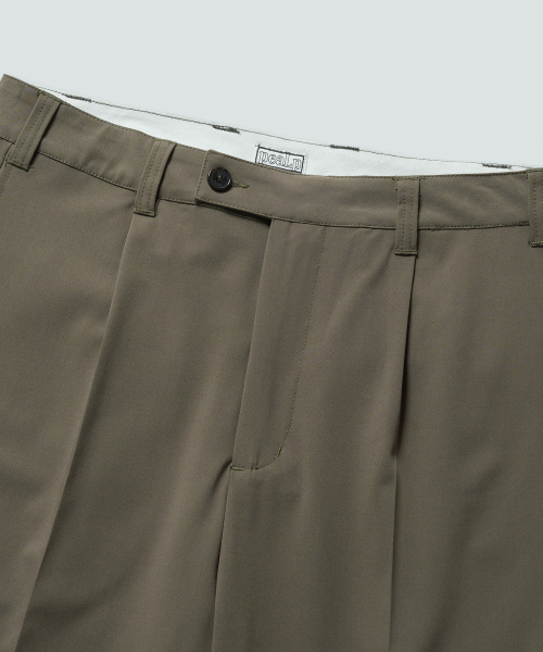 One-Tuck Slacks (Beige)