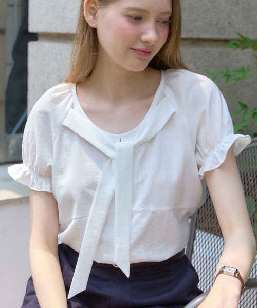 Блузка Betty Front Tie - White