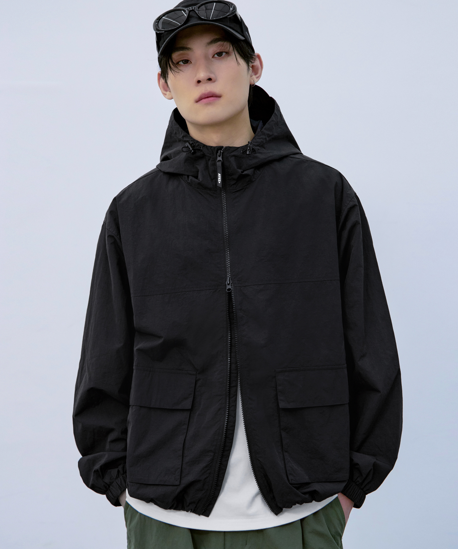 AERO Tech Hooded Windbreaker Jacket [Black]