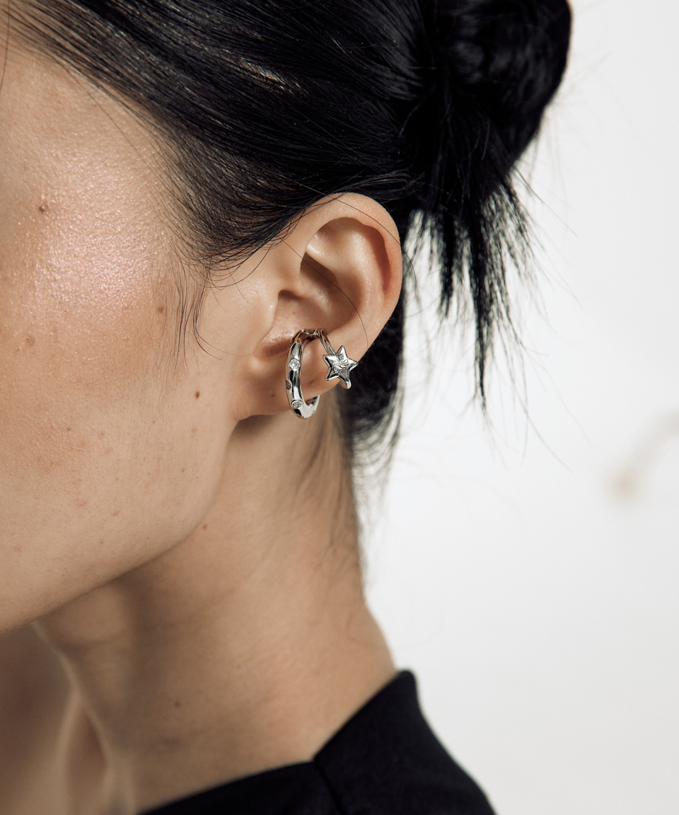 【KASHIKO】Cubic Star Ear Cuff イヤーカフ MUSINSA公式 | KASHIKO Cubic Star Ear Cuff