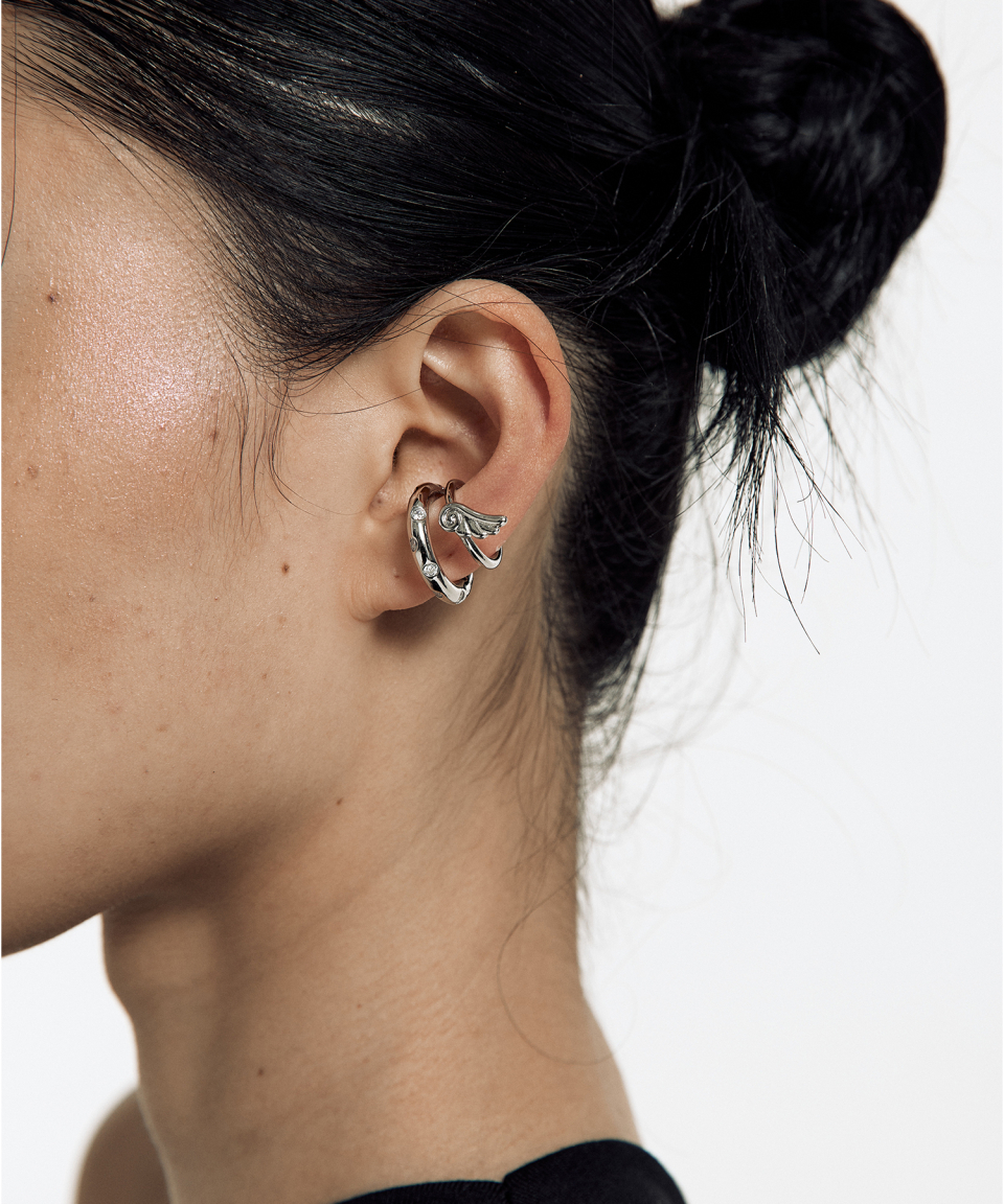 【KASHIKO】Cubic Wing Ear Cuff イヤーカフ MUSINSA公式 | KASHIKO Cubic Wing Ear Cuff