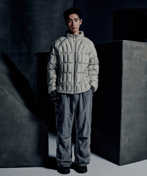 TUCK-STRUCTURED NYLON PANTS - GRAY