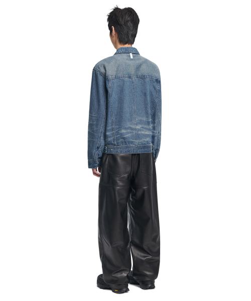 WASHED DENIM TRUCKER JACKET - WASHED BLUE