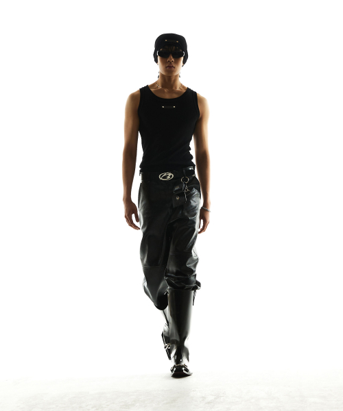 RIVET CUT OFF SLEEVELESS