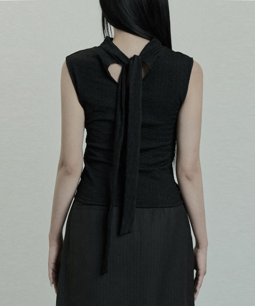 Scarf Wrinkle Slit Top (Black)