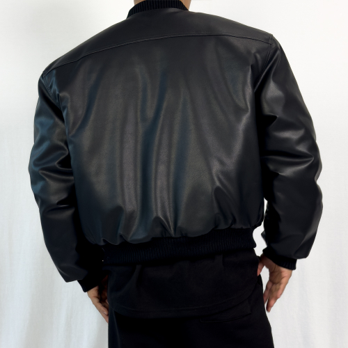 Куртка оверсайз из FAKE LEATHER с широкими плечами