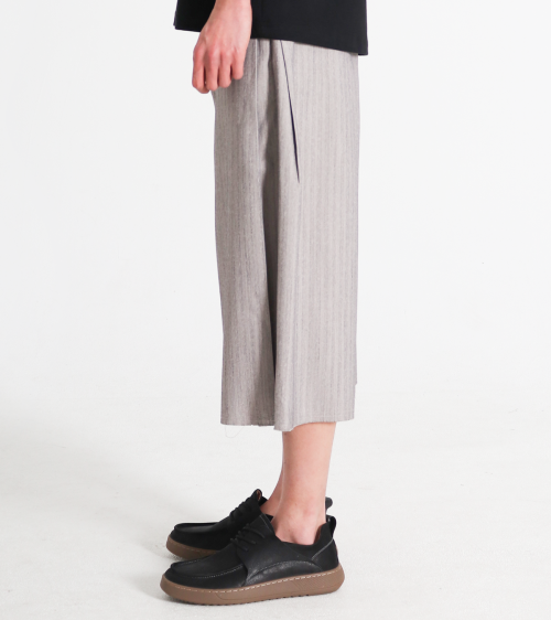 Бермуды костюмные со срезанным краем (Light Grey)