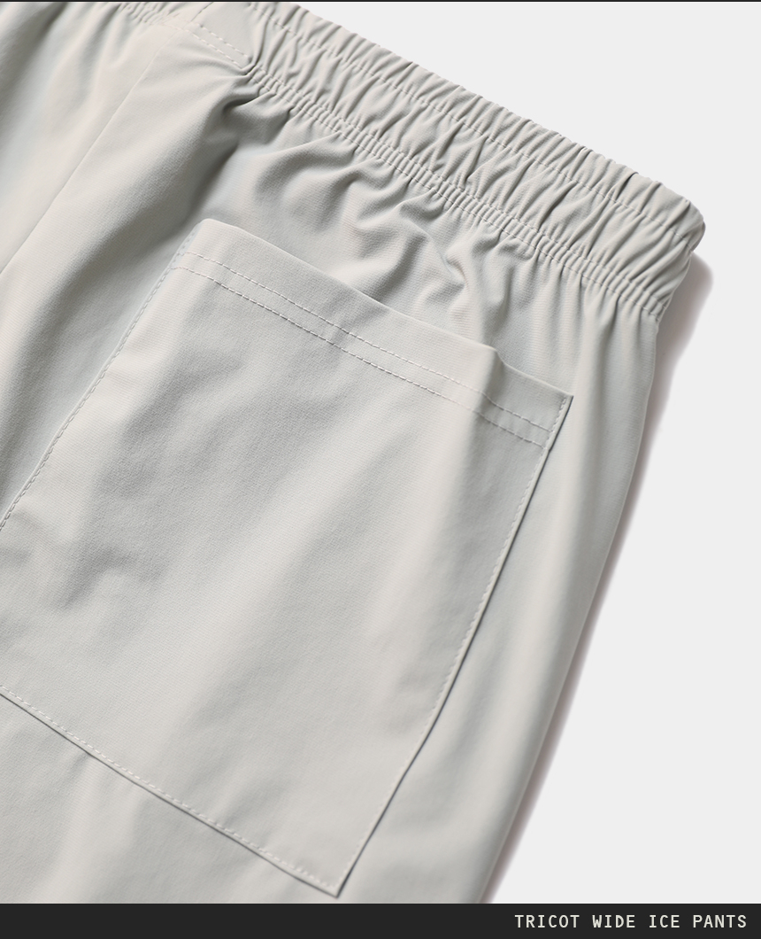 "봉제방법 +1 Needle Stitch 옆기장 라인에 한번 더 스티치를 더해 옷 뒤틀림 방지  Double Band 내구성이 강한 이중직 밴드를 사용, 봉제하여 안정감 있는 허리라인"