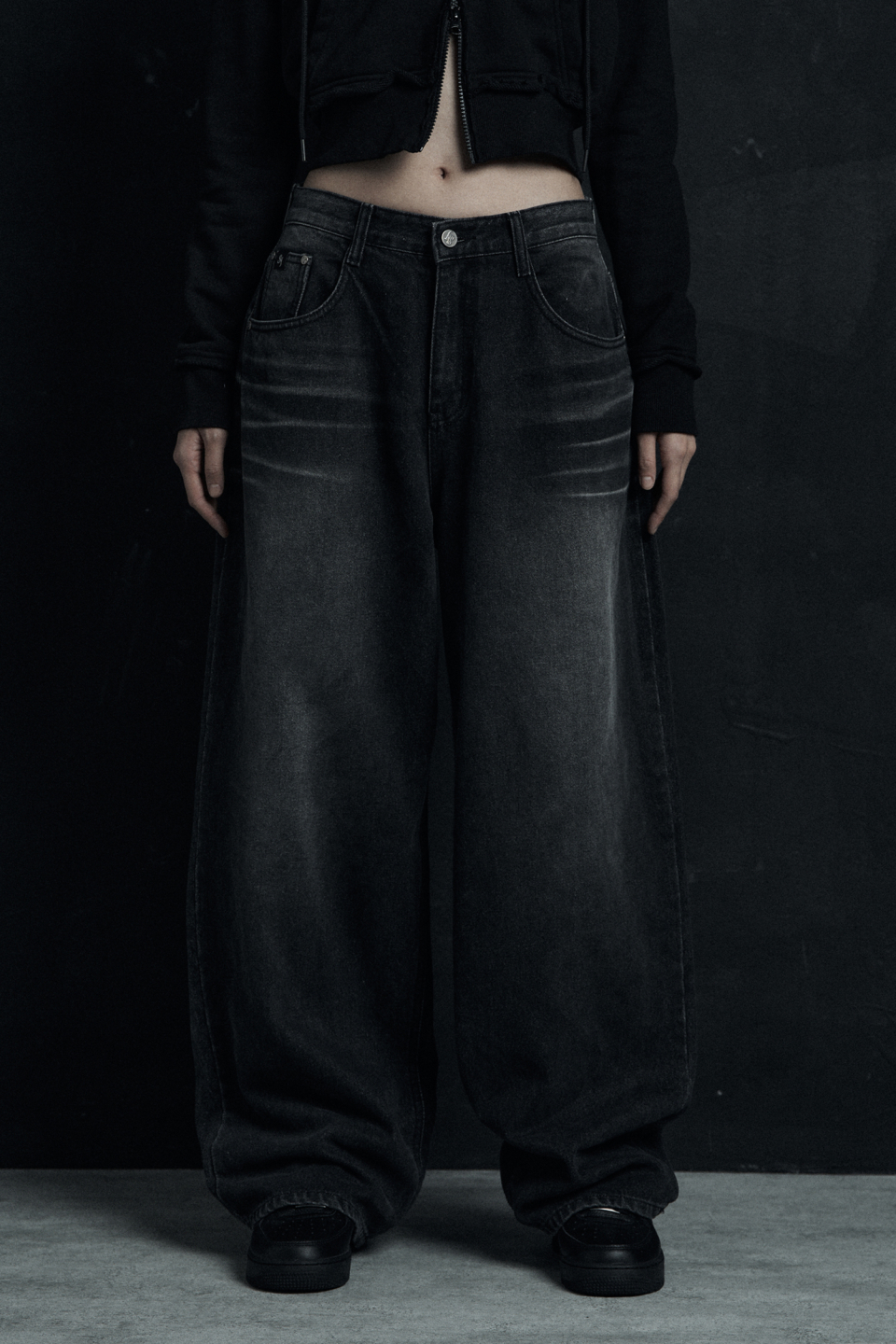 시너진(SYNERJYN) OVERSIZED CAT WASHING DENIM PANTS BLACK - 사이즈