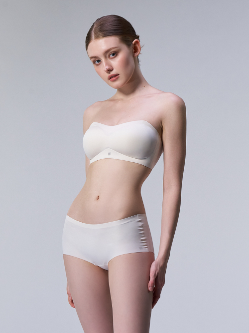 Бра-топ Easy Fit с открытыми плечами и шорти SET