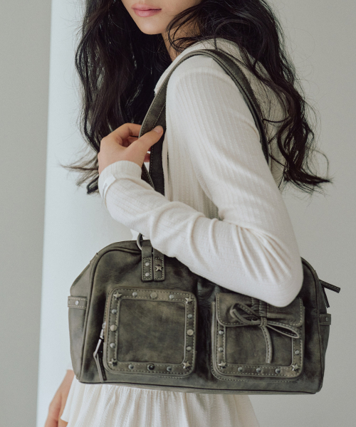 Stud Washed Leather Shoulder Bag [BROWN]
