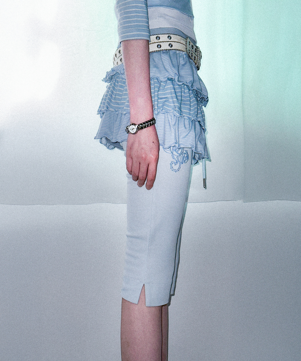 MUSINSA | EESSAY Rose Capri Pants - Sky Blue