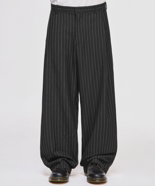Широкие брюки с боковой глубокой складкой [Black Stripe]