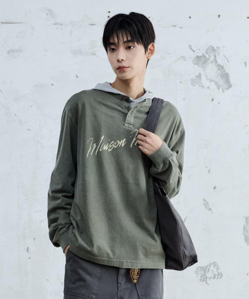 SCRIPT TYPE HENLEY NECK длинный рукав KHAKI