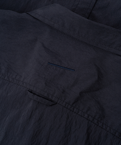Нейлоновая рубашка с жатым эффектом и косым карманом (Deep Navy)