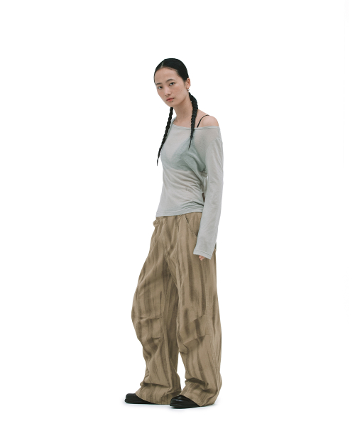 BLUSHED PARACHUTE PANTS [BROWN]