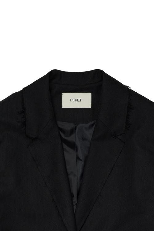 DEINET ROUGH CUT DETAIL BLAZER IN BLACK