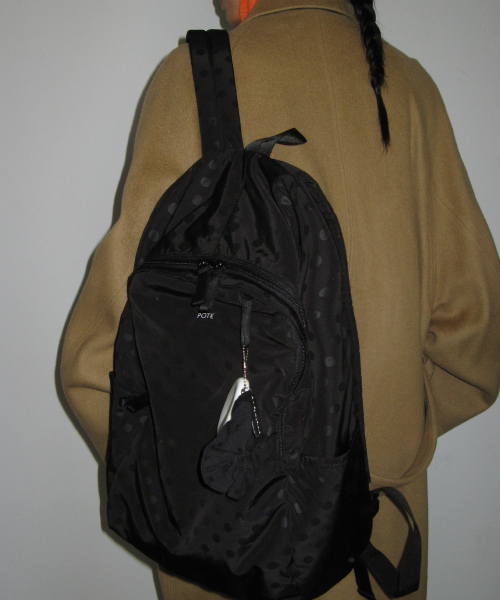 0006 HideSlot Classic Backpack (L)_Dot Black