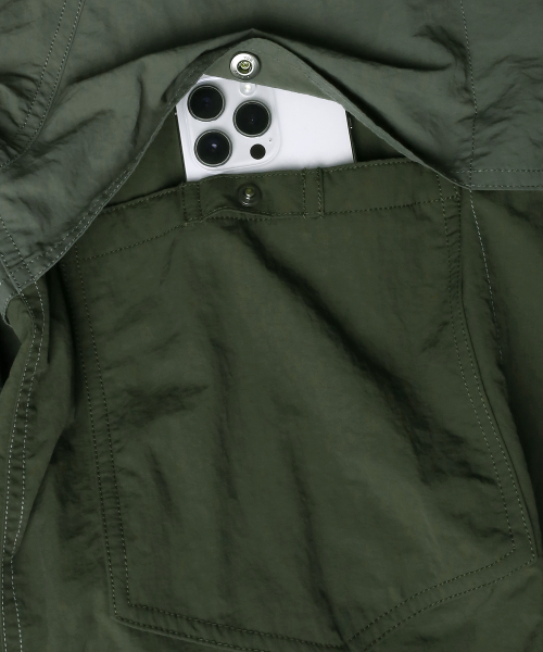Нейлоновая куртка с капюшоном - SAGE GREEN