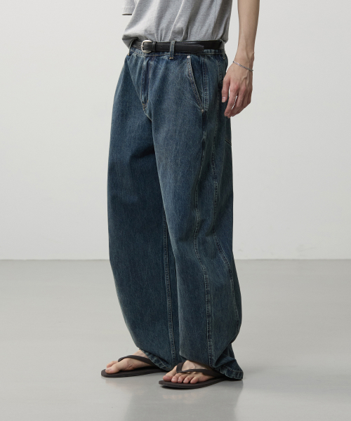 Curved Wide Denim – Mid Blue