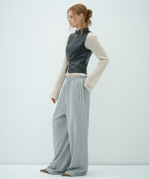 жилет кожаный slim черный