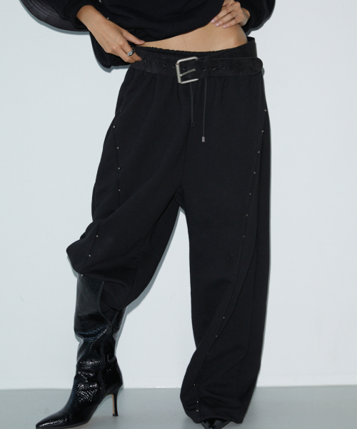 Stud Cut Sweat Pants (BLACK)