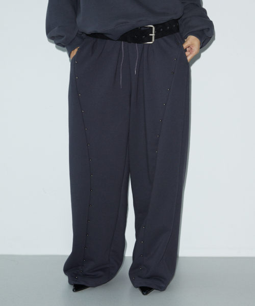 Stud Cut Sweat Pants (CHARCOAL)