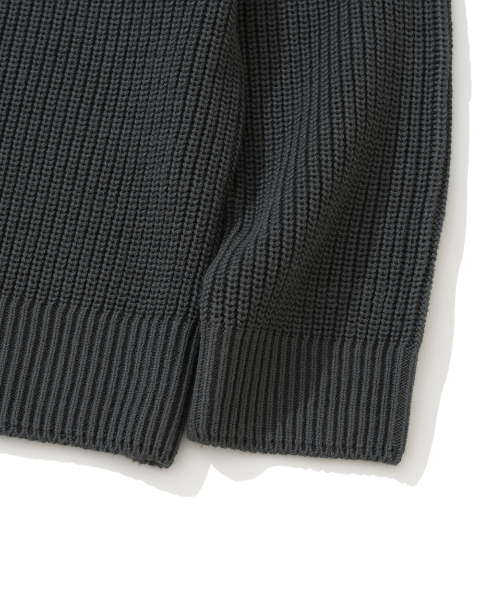 KNITTED [ニティドXファッションプラネット] コットンワッフルラウンドニット チャコール 画像 5
