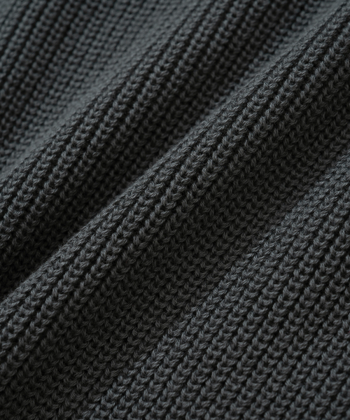 KNITTED [ニティドXファッションプラネット] コットンワッフルラウンドニット チャコール 画像 6