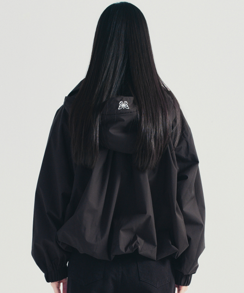 BALLOON SHIRRING капюшон JACKET_BLACK