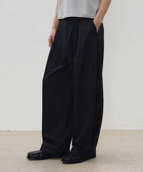 чёрный в полоску Curved Pintuck Slacks