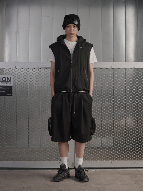 Solid Pocket Cargo Bermuda Pants - Black