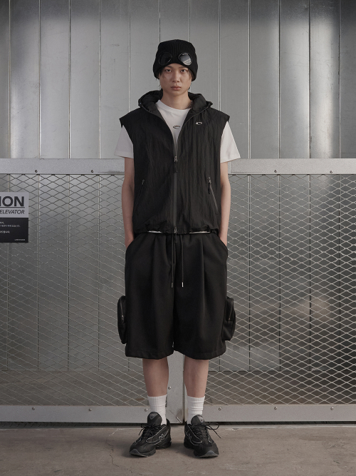 Gorpcore Hoodie Zip Up Vest - Black