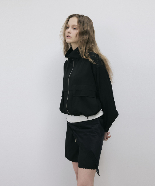 GLOSSY TEXTURE VOLUM POCKET JUMPER - BLACK